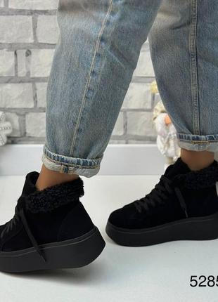 Зимові жіночі замшеві ботинки чорного кольору, трендові жіночі черевики  на шнурівці6 фото