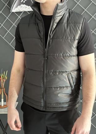 Чоловіча жилетка стьобана спортивна без капюшона з плащової тканини чорна однотонна весняна осінка (bon)2 фото