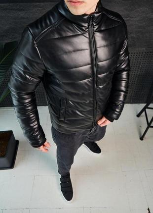 Чоловіча шкіряна куртка чорна без капюшону весна до 0*с чорна кожанка чоловічий демісезонна (bon)5 фото