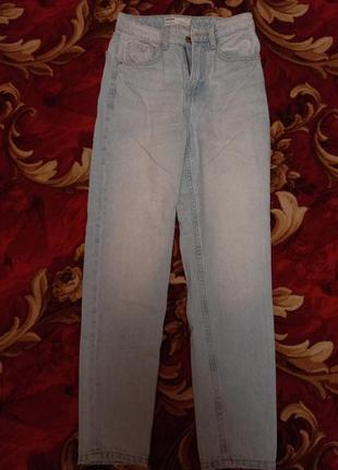 Женские джинсы mom bershka, xs, 1000 грн.1 фото