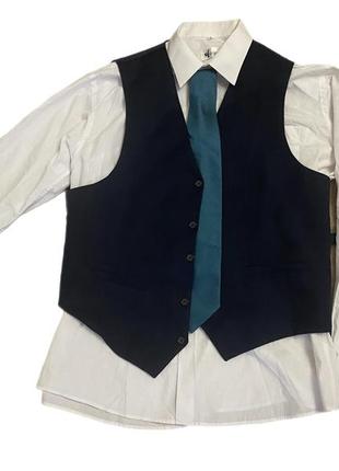Классическая жилетка, рубашка, галстук