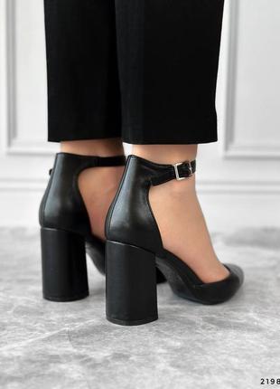 Туфли черные на широком каблуке