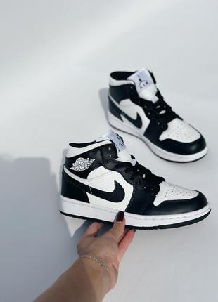 Женские зимние кроссовки nike air jordan retro 1 черно-белые высокие кожаные с мехом до -20*с (bon)