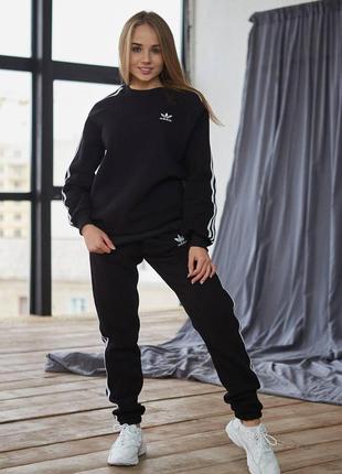 Женский зимний спортивный костюм adidas черный без капюшона | комплект свитшот и штаны на зиму (bon)