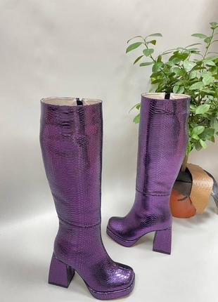 Эксклюзивные шикарные сапоги на массивном каблуке фиолетовые блестящие7 фото