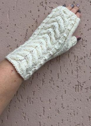 Белые перчатки митенки белые вязаные пушистые перчатки без пальцев перчатки ангора мохер молочные4 фото