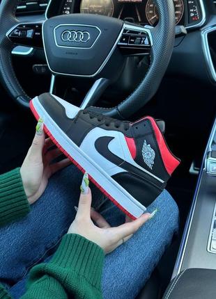 Зимние женские кроссовки nike air jordan 1 retro high black white red fur