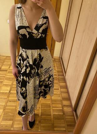 Шовкова сукня міді а-силуету
