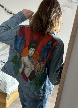 Джинсівка вінтаж з принтом на спині la femme денім джинсова куртка6 фото