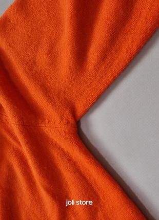 Оранжевий светр з v-подібним вирізом6 фото