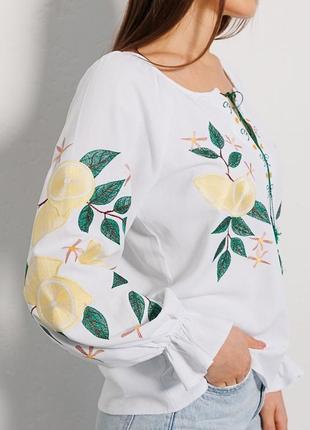 Женская вышиванка с лимонами4 фото