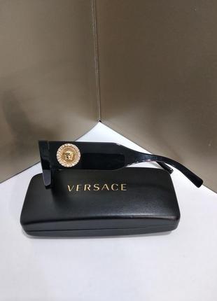 Солнцезащитные очки versace2 фото