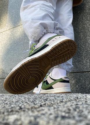 Женские кроссовки nike sb dunk low beige black green бежевого с черным и зеленым цветами7 фото