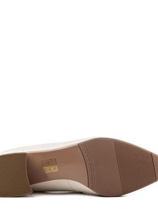 Туфли женские на низком каблуке 2257т