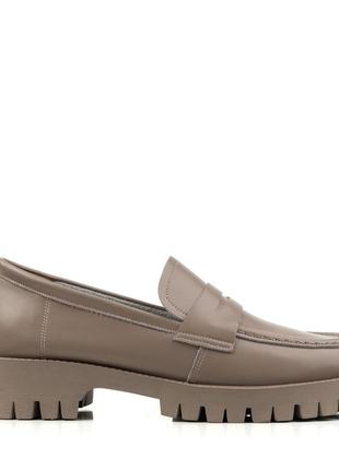 Туфли-лоферы женские кожаные бежевые 2141т-а2 фото