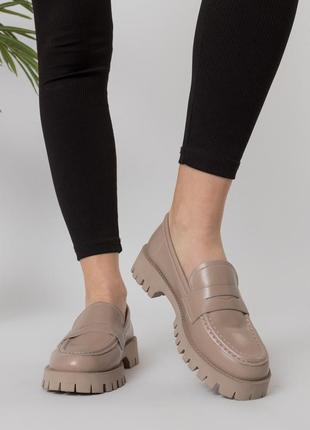 Туфли-лоферы женские кожаные бежевые 2141т-а10 фото