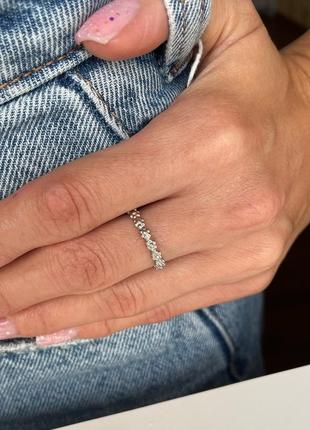Серебряное кольцо тонкое цветочный рельеф