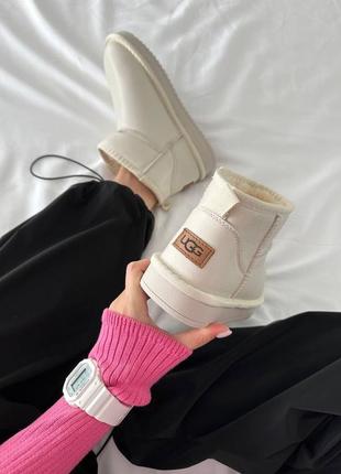 Сапоги теплые ugg ultra mini cream leather мех5 фото