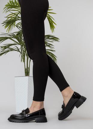 Туфли-лоферы женские черные лакированные 2135т-а9 фото