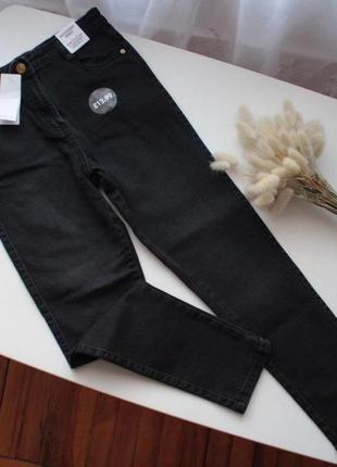 Базовые узкие черные стрейчевые джинсы m&amp;co 9-10 лет