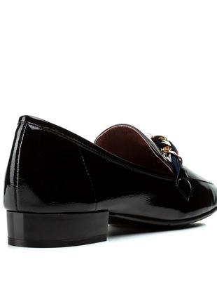 Туфлі жіночі шкіряні чорні лакові на низькому каблуку 1662т4 фото