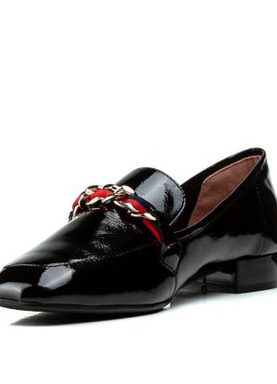 Туфлі жіночі шкіряні чорні лакові на низькому каблуку 1662т5 фото