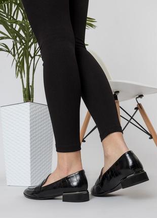 Туфли женские кожаные черные с острым носиком 2126т10 фото