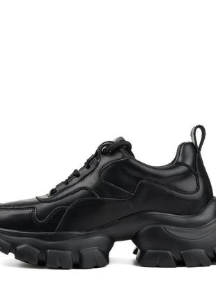 Кроссовки женские кожаные черные на массивной тракторной подошве на танкетке на шнуровках 2339т