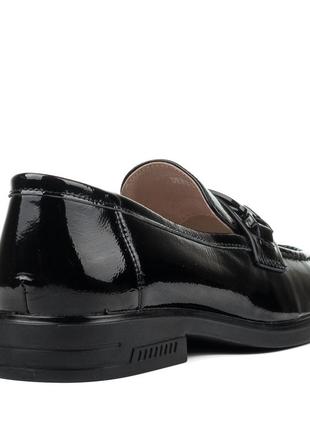 Туфли-лоферы женские черные лакированные 2267т4 фото
