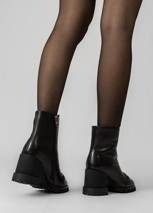 Ботинки зимние черные кожаные на каблуке с пряжкой 1592ц3 фото