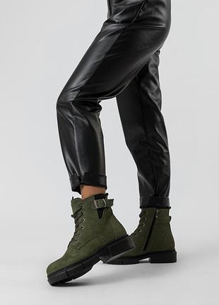 Черевики з нубуку жіночі зимові зелені на низькому квадратному каблуку 518цz-а