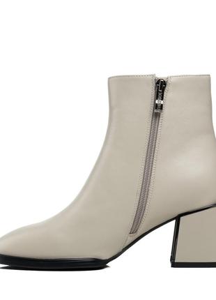 Ботильйони жіночі шкіряні світло-сірі 1634б-а