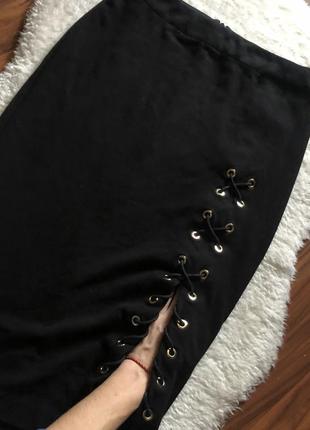 Стильная чёрная юбка карандаш миди с люверсами размер s3 фото