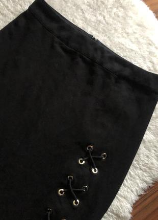 Стильная чёрная юбка карандаш миди с люверсами размер s2 фото