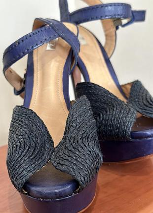Шикарные босоножки schutz