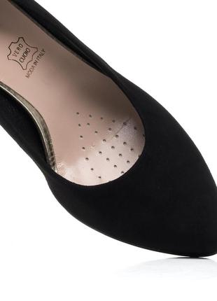 Туфли женские замшевые черные с острым носком на удобном среднем устойчивом каблуке вечерн...
