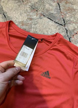 Спортивна футболка adidas aeroready3 фото