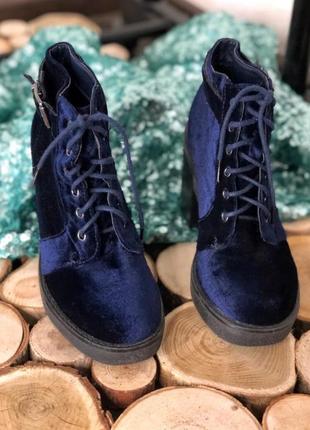 Чобітки сині чоботи велюрові оксамитові 🖤 черевики на підборах замшеві на каблуку з переливом3 фото