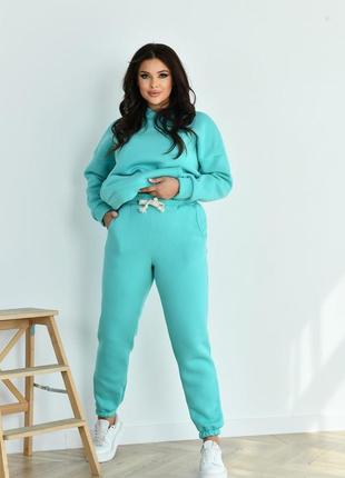 Тёплый спортивный костюм