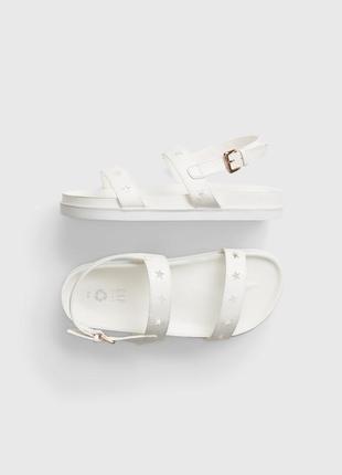 Дитячі сандалії gap