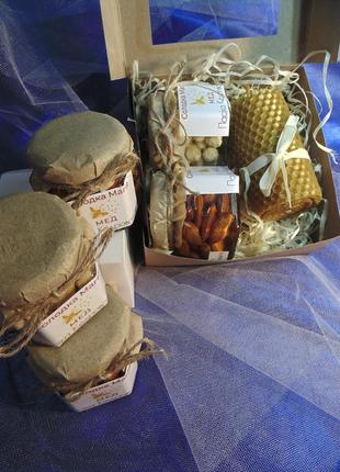 Фундук и миндаль подарочный набор орехи с мёдом на 8 марта10 фото