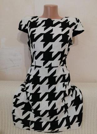 Сукня футляр на підкладці з геометричним принтом