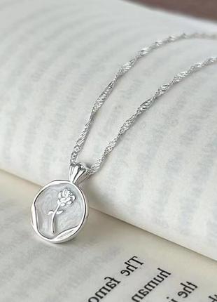 Подвеска перламутровая роза, короткая цепочка с круглым кулоном, серебряное покрытие...