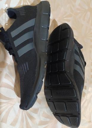 Кросівки adidas svift run3 фото