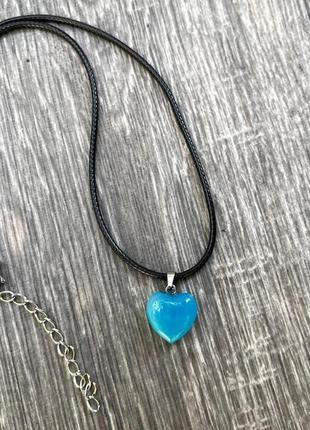 Подарок девушке - натуральный камень голубой агат кулон в форме мини сердечка на...