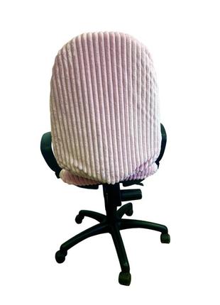 Универсальный плюшевый чехол с закрытой спинкой на офисное кресло натяжной на резинке minkyhome розовый2 фото
