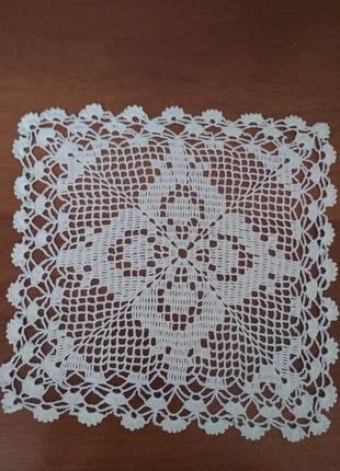 Серветка під вазу,22*22 см