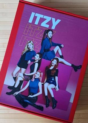 Коробка итзи itzy велика червона 4221