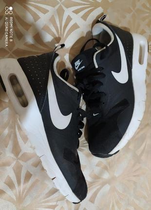 Кросівки оригiнальнi nike air max tavas на балонах2 фото