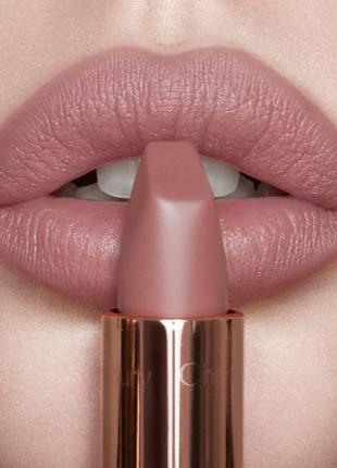 Матова помада charlotte tilbury matte revolution - pillow talk